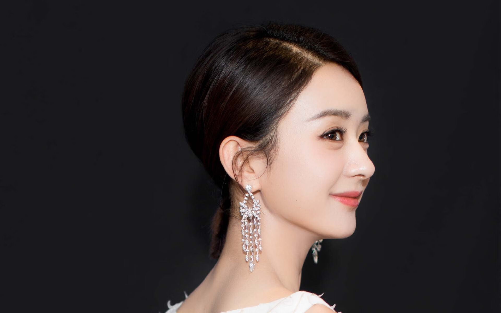 开云平台-太阳推出“AI裁判互动日”，球迷可在线提出执法意见，裁判的太阳